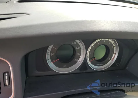 2013 Volvo S60 T5 z USA, uszkodzony, nr VIN YV1612FH6D2210414